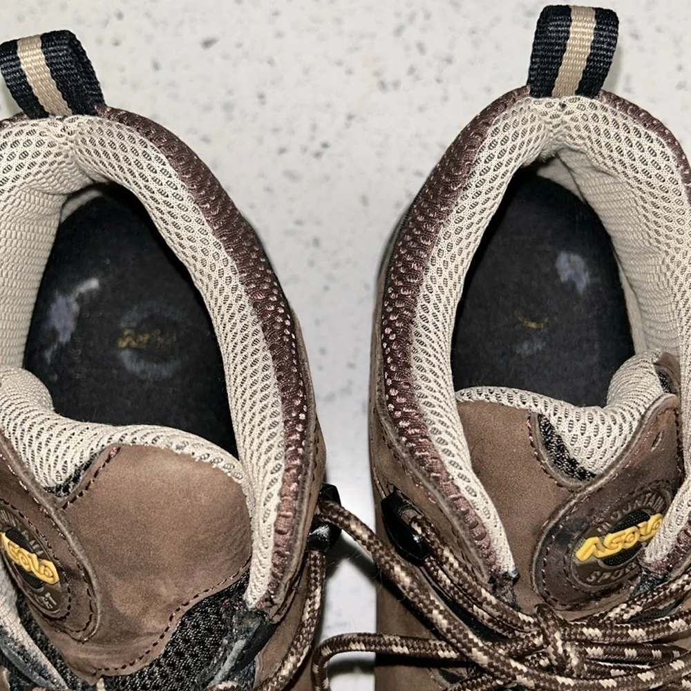 Asolo quasar brown